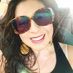 Meet your Posher, Stacie